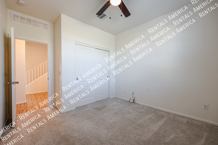 Building Photo - 7223 N 125th Dr