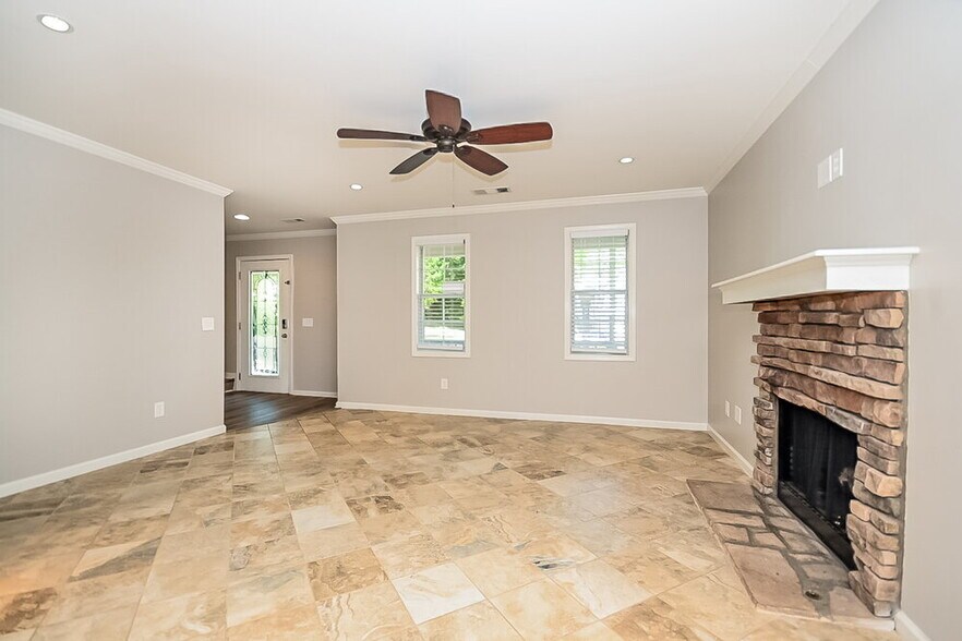 Building Photo - 420 Wood Chase Ln