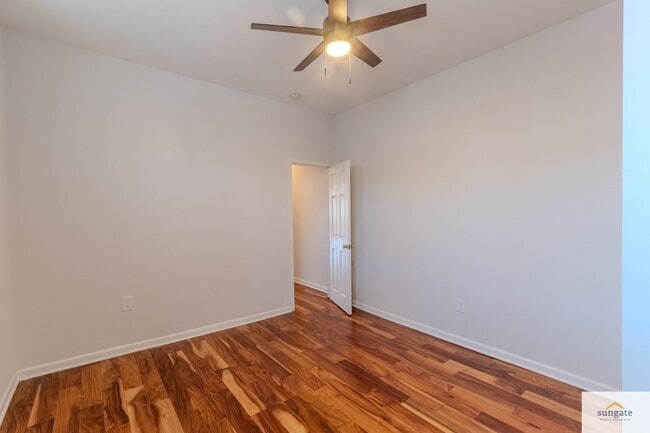 Building Photo - 2608 E Fayette St