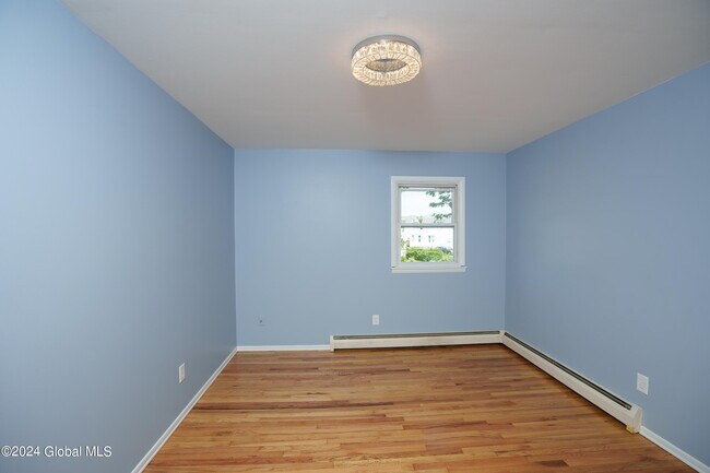 Building Photo - 35 McAlpin St