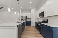 Building Photo - 2213 Sheridan St