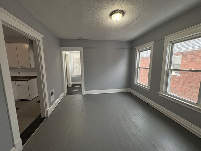 Building Photo - 15624 Halliday Ave