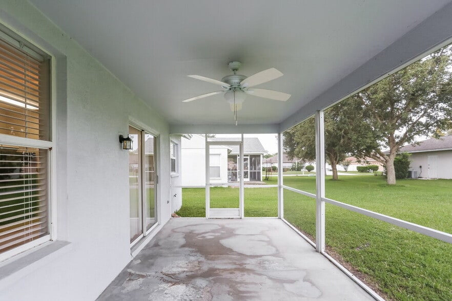 Building Photo - 6109 63rd Ave E