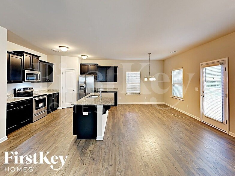 Building Photo - 1709 Rocky River Rd