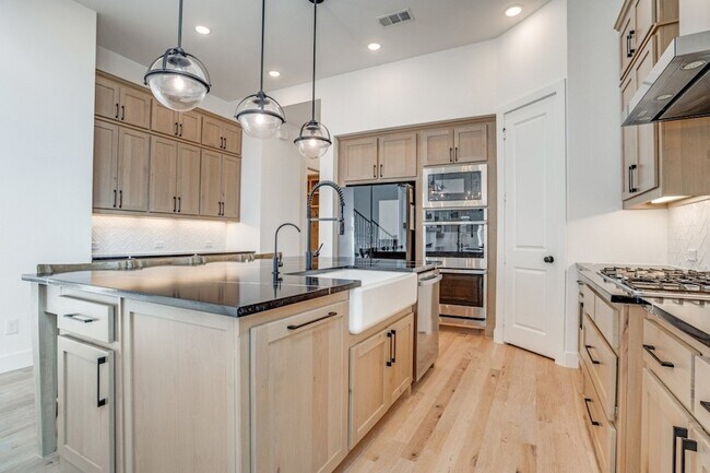 Building Photo - 4211 Mill Pond Dr