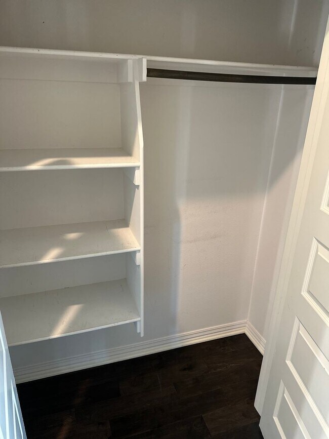 Building Photo - Available Now! Modern 3-Bedroom, 2-Bathroom Home in Legendary Subdivision near Shaw Elementary