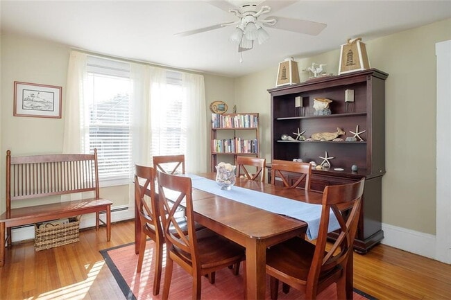 Building Photo - Winter Rental, Spacious Coastal Retreat Ju...