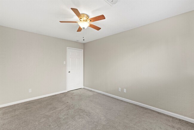 Building Photo - 8818 Edgemoor Dr