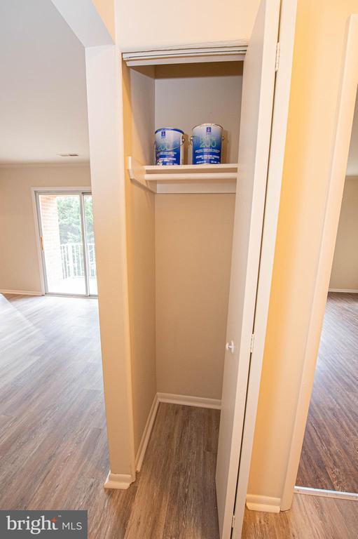 Building Photo - 804 College Ln