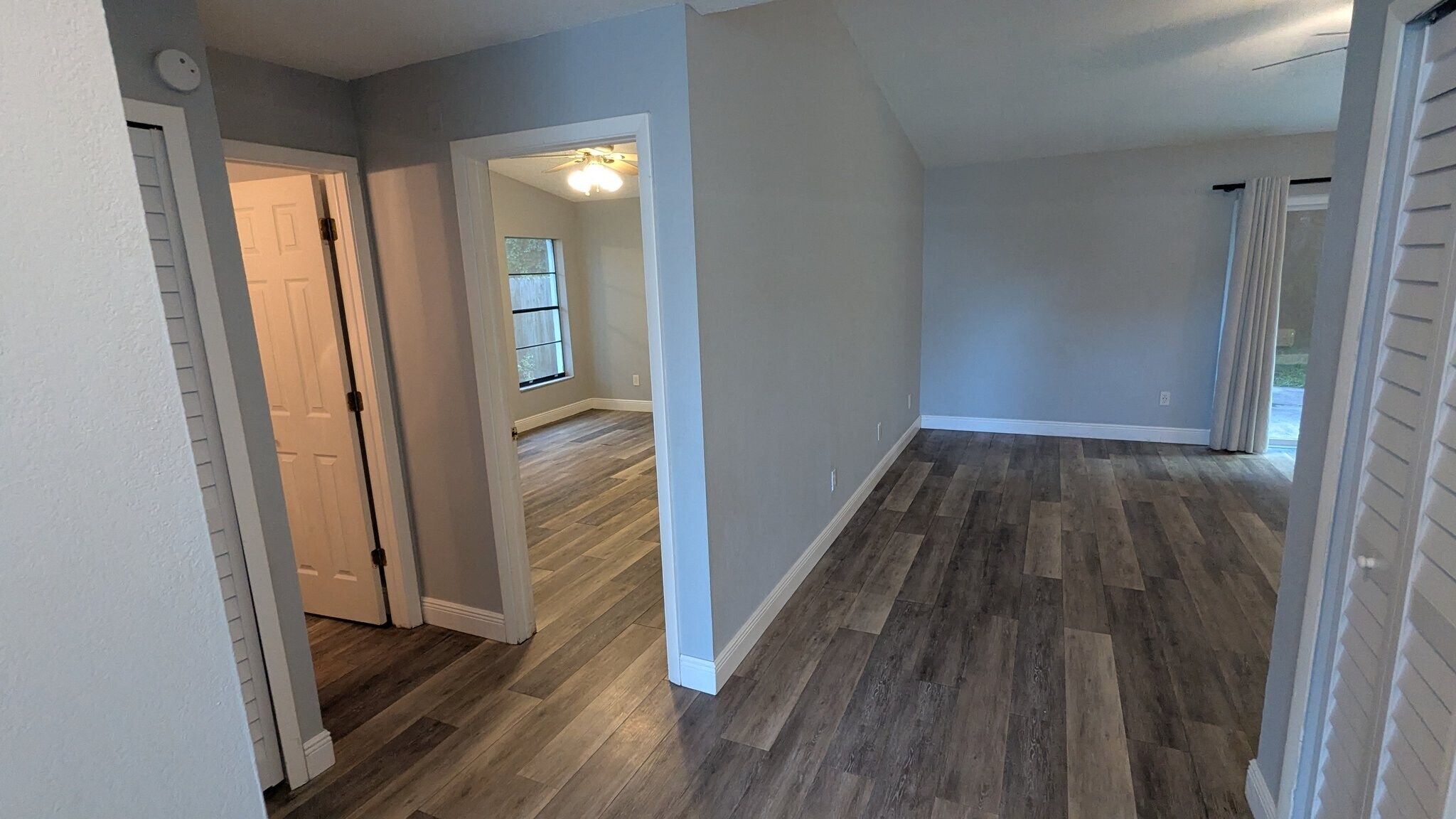 Building Photo - 492 Wild Fox Dr