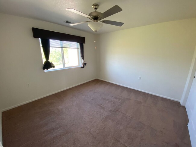 Building Photo - Waterglen 2 Bedroom 1 Bath condo for rent!