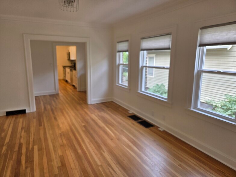 Dining room - 5640 Paseo Blvd