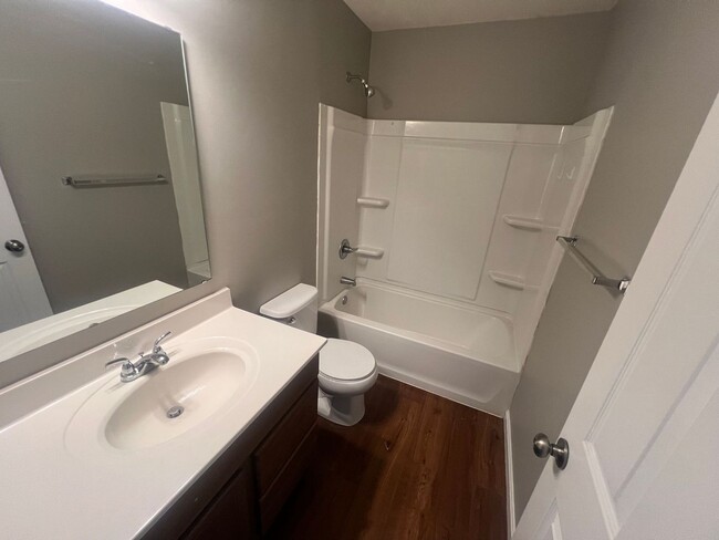 Building Photo - 106 Day Place 3BR/2.5BA (Trenton)
