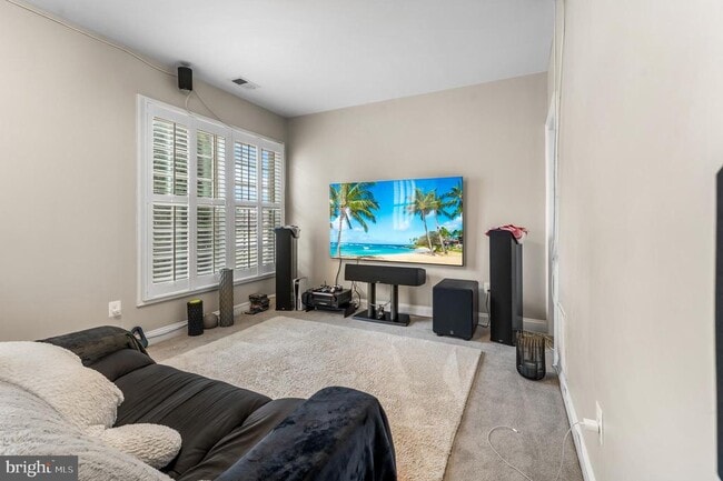 Building Photo - 726 River Mist Dr