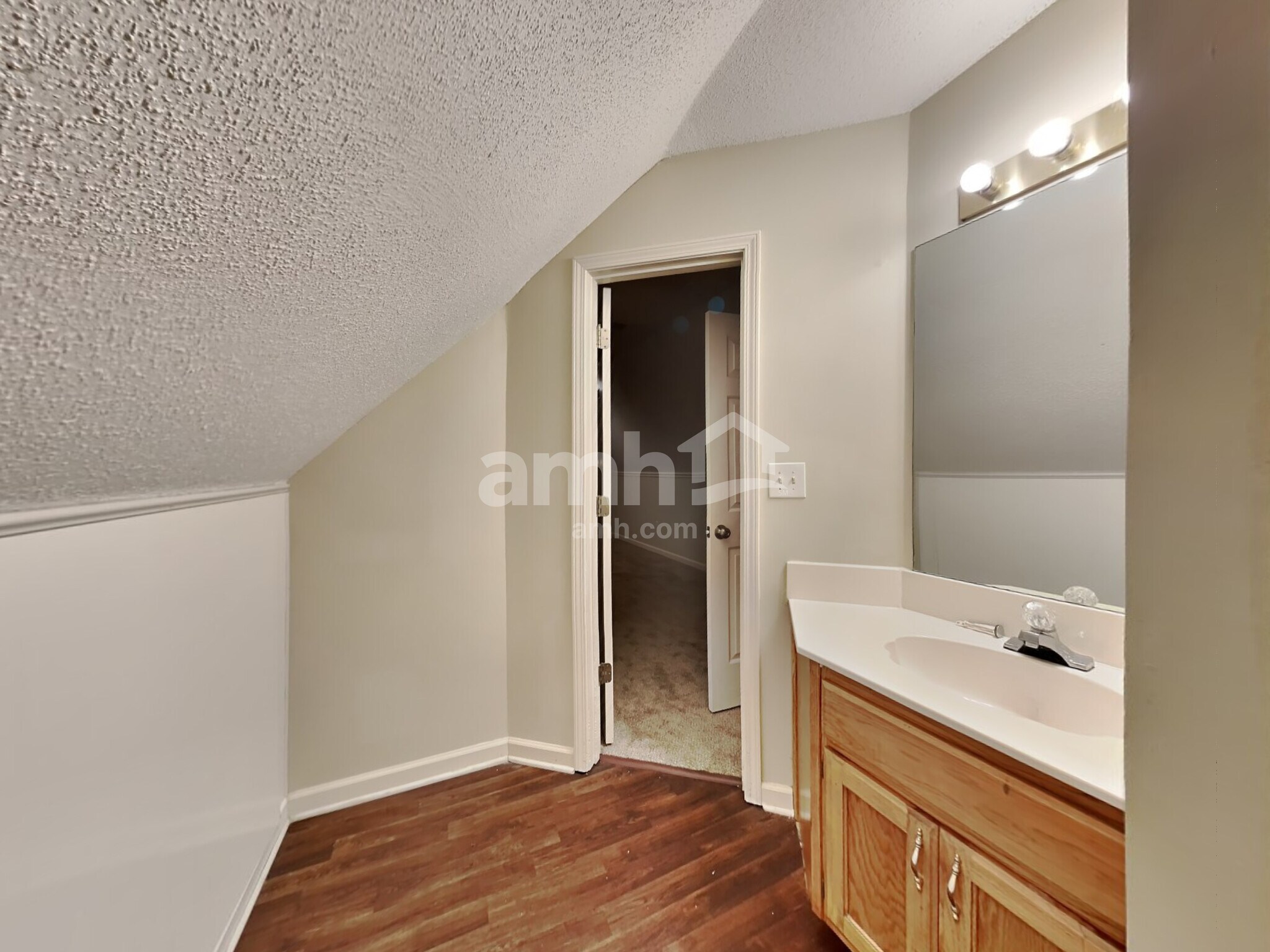 Building Photo - 2713 Country Glade Cv N