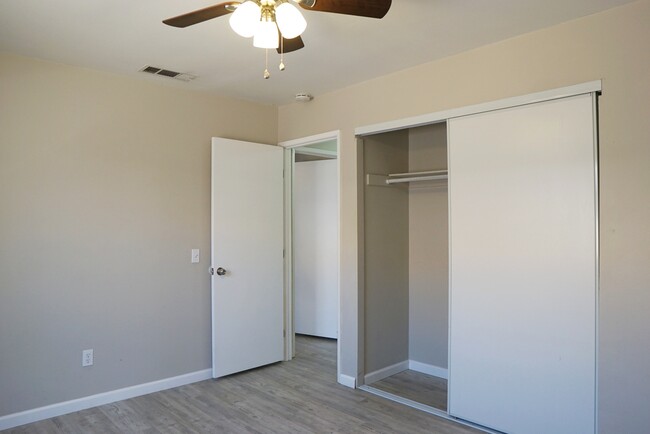 Building Photo - 52790 Avenida Navarro