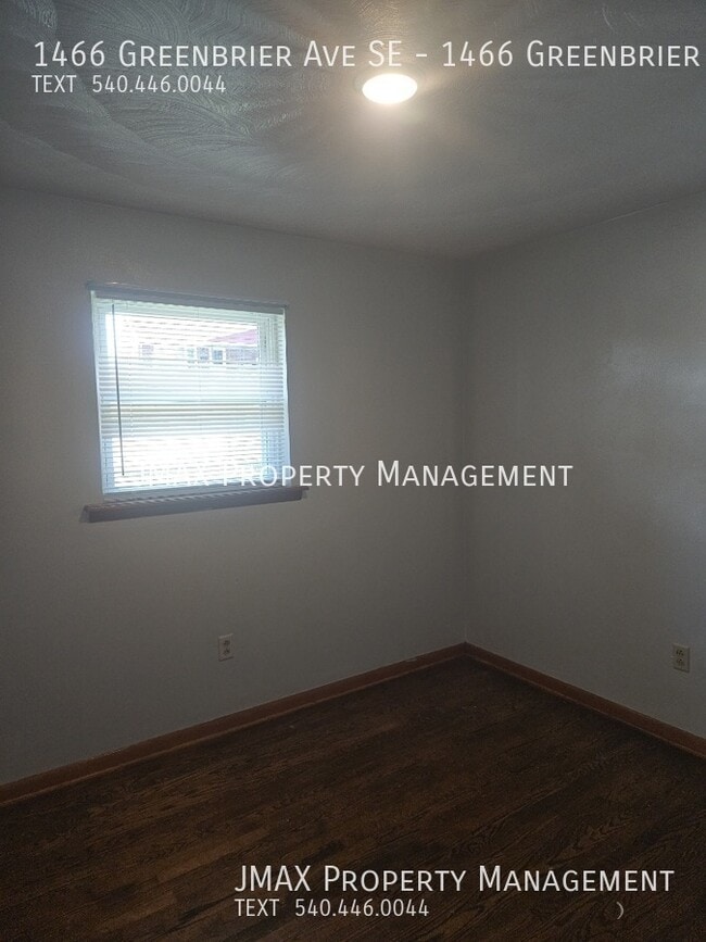 Building Photo - 1466 Greenbrier Ave SE