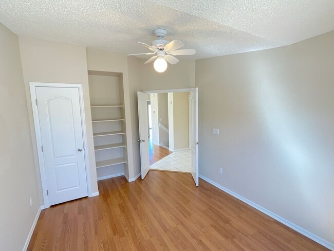 Building Photo - 4 Bedroom Townhome Available Near S Academy Blvd & E Fountain Blvd!