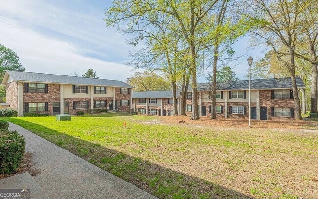Building Photo - 1235 Riverside Dr