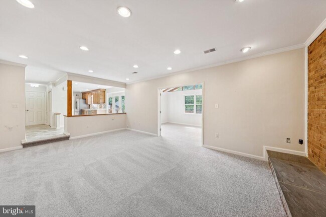 Building Photo - 6245 Windward Dr
