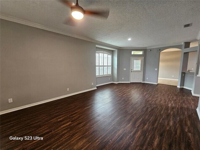 Building Photo - 9852 Bridgeton Dr