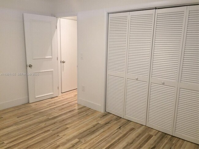 Building Photo - 1831 SW 17th Terrace