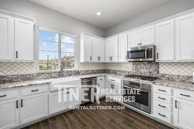 Building Photo - 4166 Hydo Lk Wy