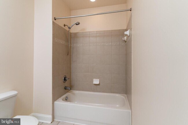 Building Photo - 5900 Whaleboat Dr