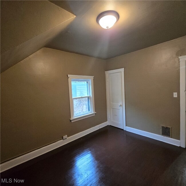 Building Photo - 1534 E 133rd St