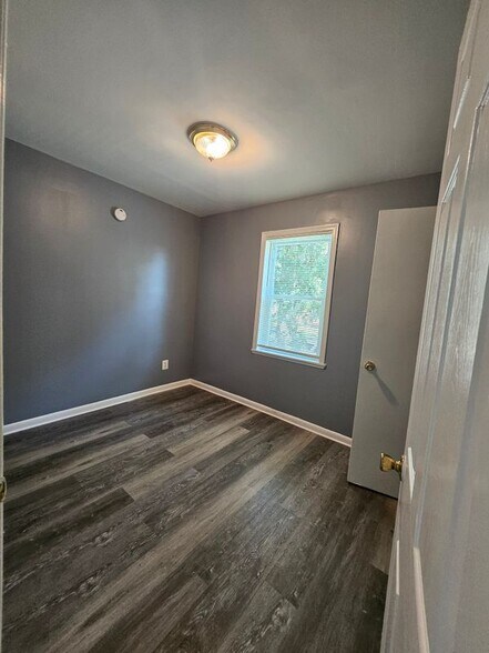 Building Photo - 3401 15th St SE