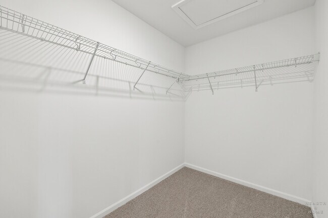 Building Photo - 624 Cassia Ct