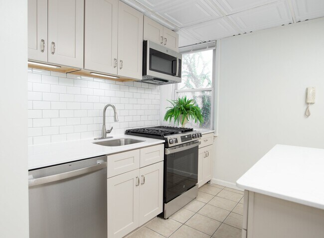 Building Photo - 455 Fairmount Ave