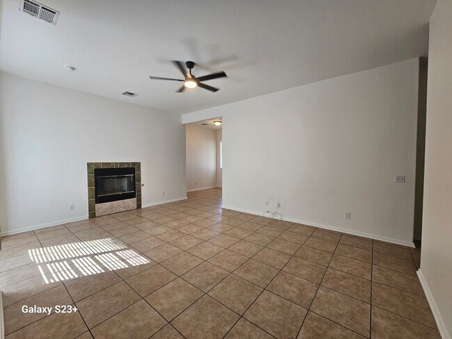 Building Photo - 13337 Calle Amapola