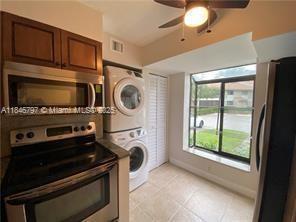 Building Photo - 713 Gardens Dr