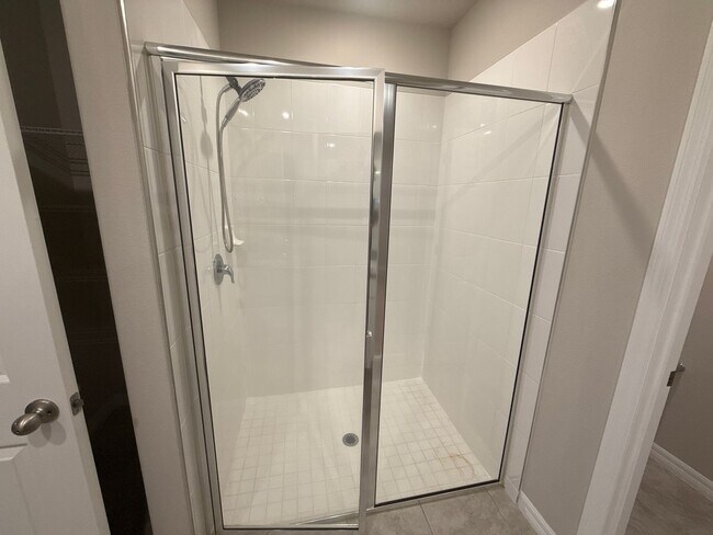 Building Photo - Stunning 4-bedroom, 3-bathroom, 2-stall garage, home. The only thing missing is you.