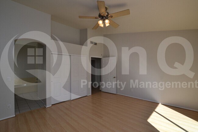 Building Photo - 2409 W Marlboro Dr