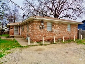 Building Photo - 1025 G Ave