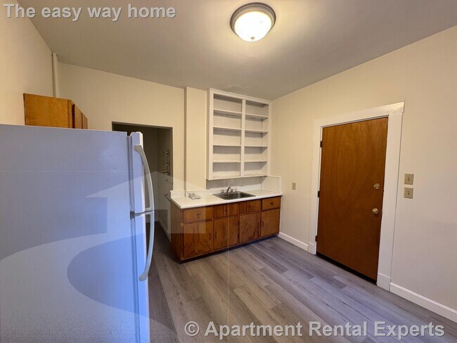 Building Photo - 250 Beacon St