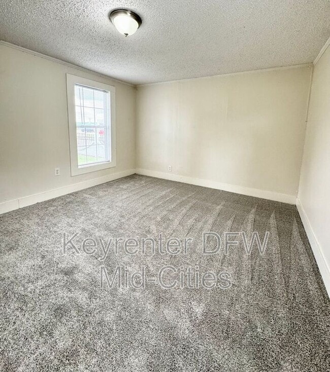 Building Photo - 313 Worthview Dr