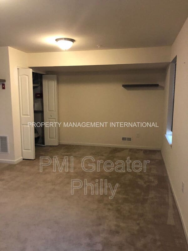 Building Photo - 106 Mercer Ct