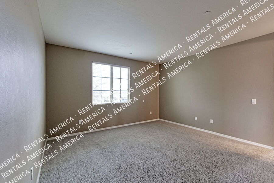 Building Photo - 11042 E Lone Pine Pl