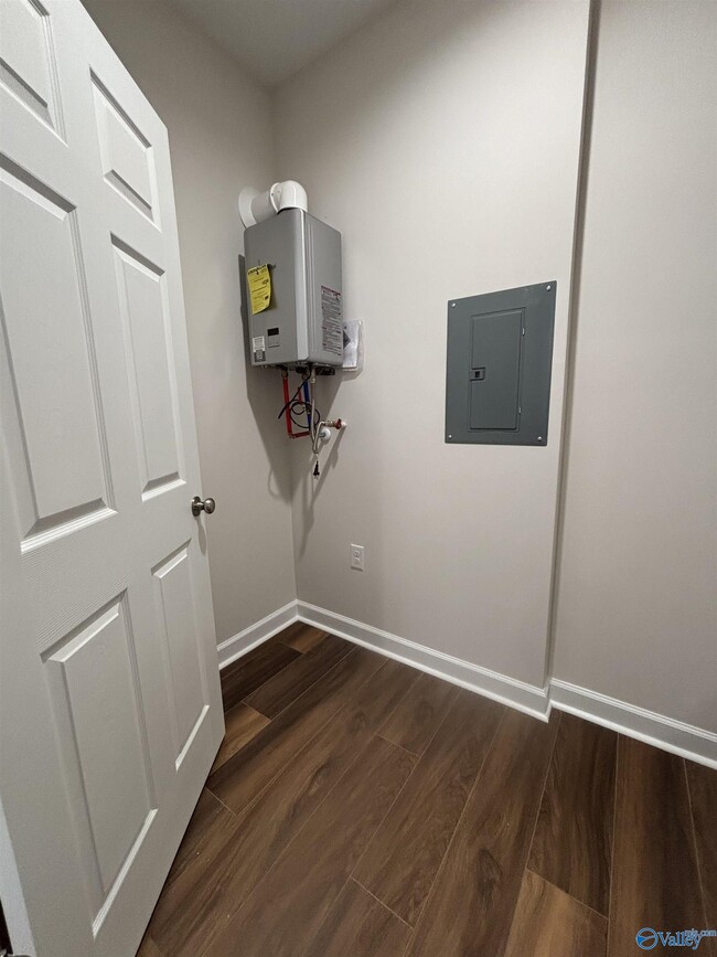 Building Photo - 16574 Jamilynn Dr