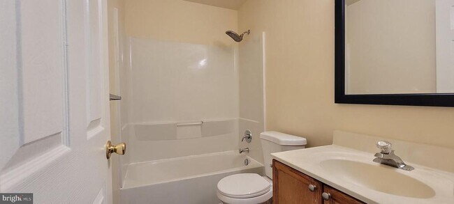Building Photo - 601 Primus Ct