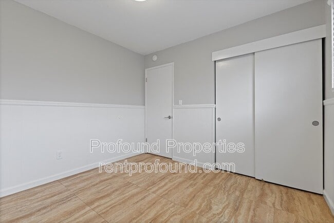 Building Photo - 3539 N Arlington Pl