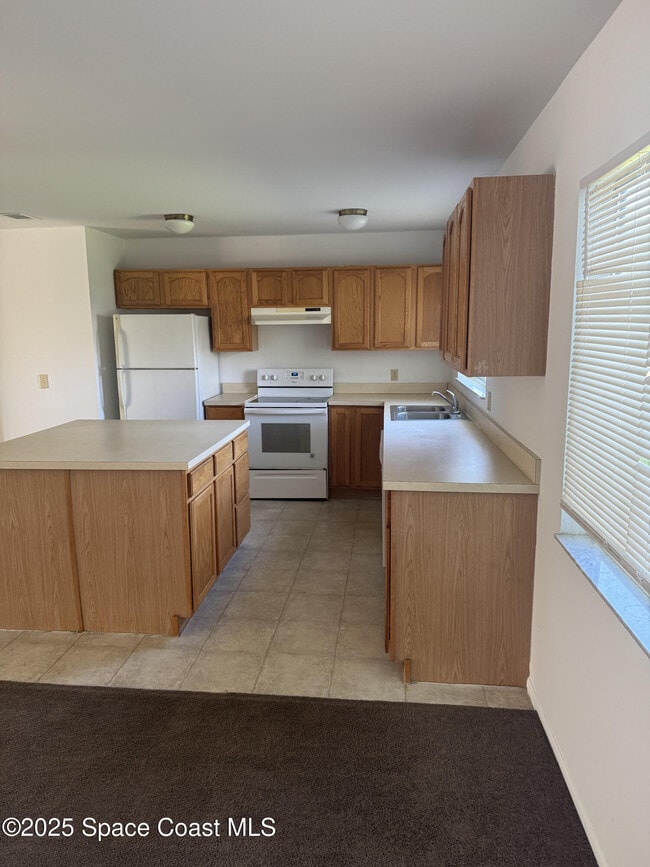 Building Photo - 1241 Cambo Ct NE