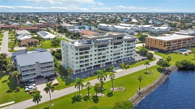 Building Photo - 1500 Park Beach Cir
