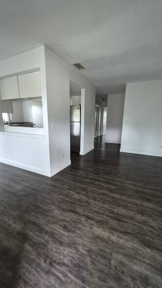 Building Photo - 9924 Sweepstakes Ln