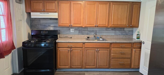Building Photo - 1624 Lyle Ct