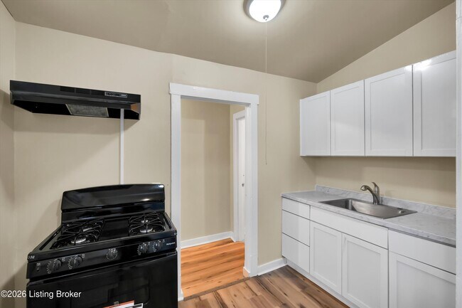 Building Photo - 1721 Wilson Ave