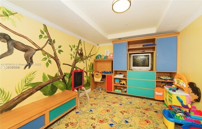 Building Photo - 17150 N Bay Rd